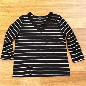 CHAPS black v-neck stripe top w/ lace collar Large